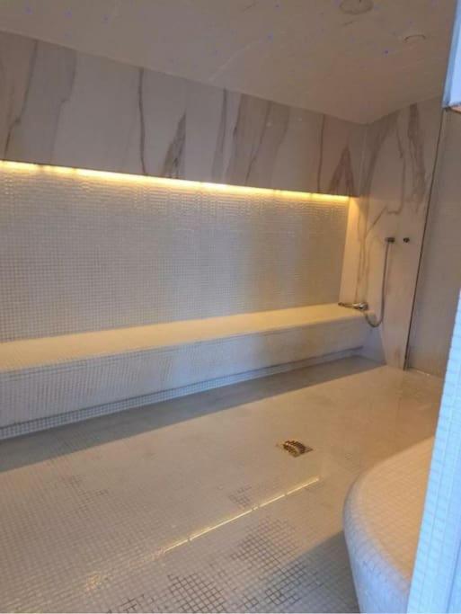 Alezzy Reasort Luxury Apartment 81 Prima Linie La Mare Нэводари Экстерьер фото