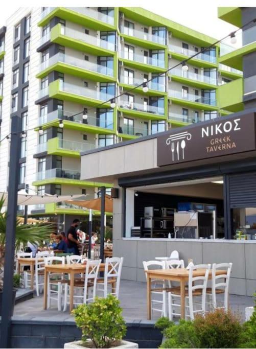 Alezzy Reasort Luxury Apartment 81 Prima Linie La Mare Нэводари Экстерьер фото