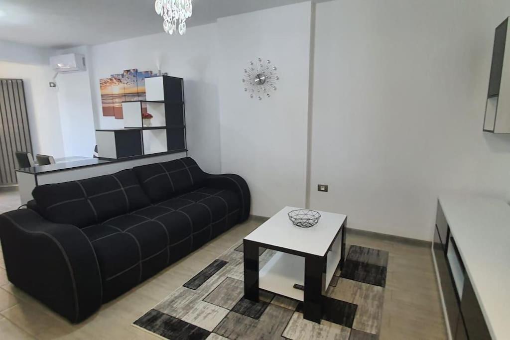 Alezzy Reasort Luxury Apartment 81 Prima Linie La Mare Нэводари Экстерьер фото